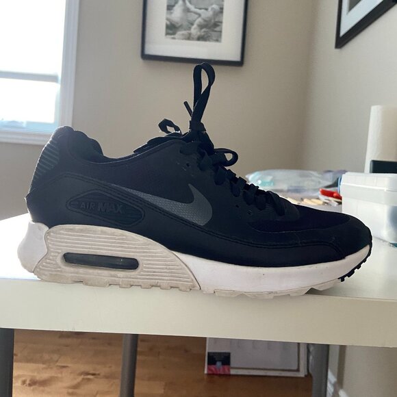 Nike Air Max 90s - Picture 4 of 4